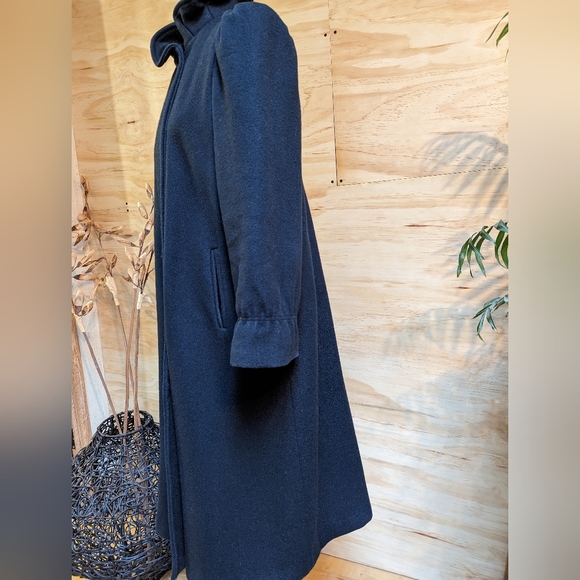 Vintage Opera wool coat - Picture 3 of 9